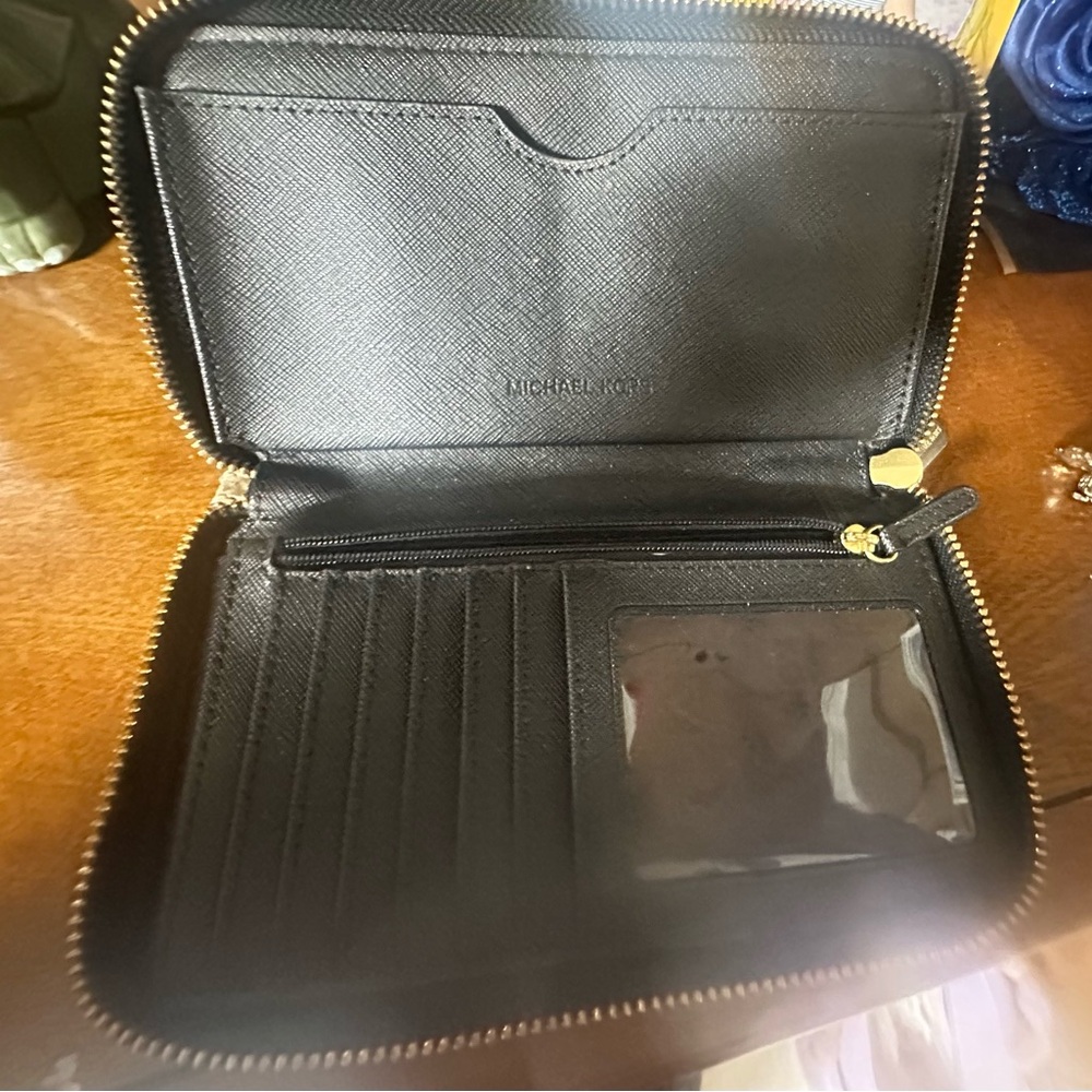 Micheal Kors Est 1981 Black Logo Wallet - Picture 2 of 2